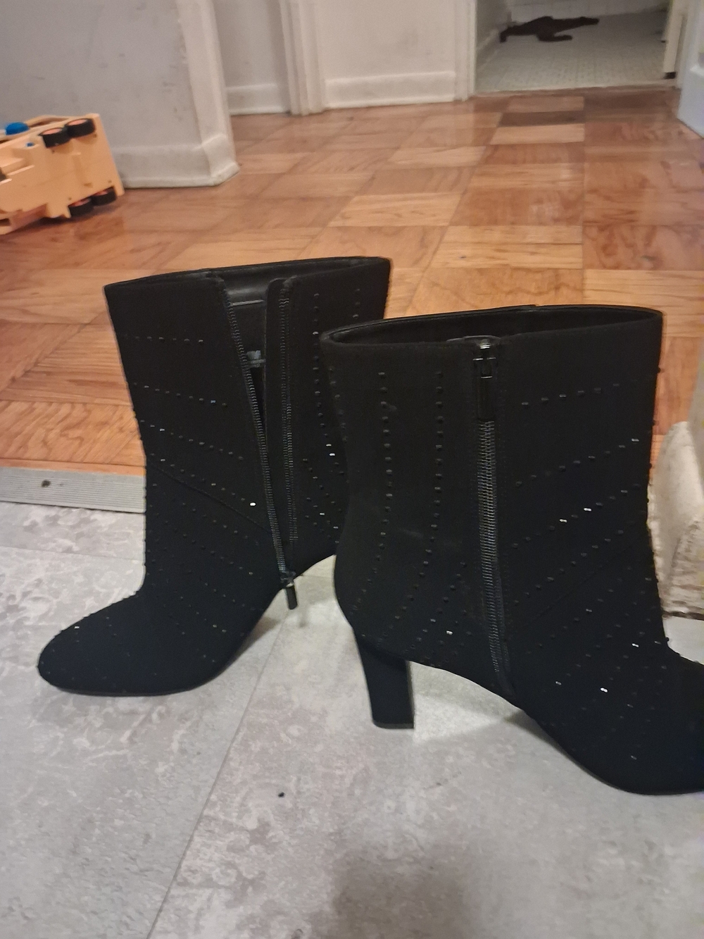 Women's Black Mid-Calf Heeled Ankle Boots with Side Zip
